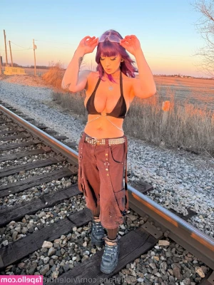 violenthomicidefree - Hi boys  love from the prettiest pussy