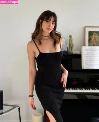 Mia Plays [ mia-plays ] - wanna continue that erection in my dms?🥵
