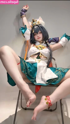 Xiaoyaoyaoyao12 - Husband has a big dick so I gotta warm myself up.