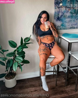 Demoncakes - 🇫🇮/🇬🇧 Moikkuuu! 💕 Mä olen Eerika Mikaela, ja