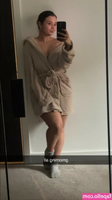 Antonia_xxoxx [ antonia-xxoxx ] - Haven't been so horny as today mmm 🤤