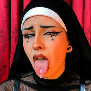 naughtyredfarmgir