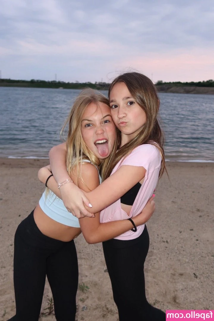 Ella Wallenfang [ ella-wallenfang ] - Have a nice weekend💦👅