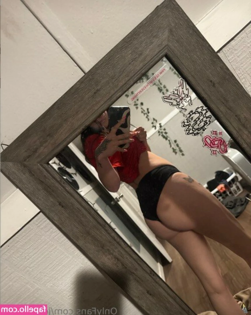 jocelynnd1 - Hair or no hair? 😉 DM me and tell me what you like more. 👅
