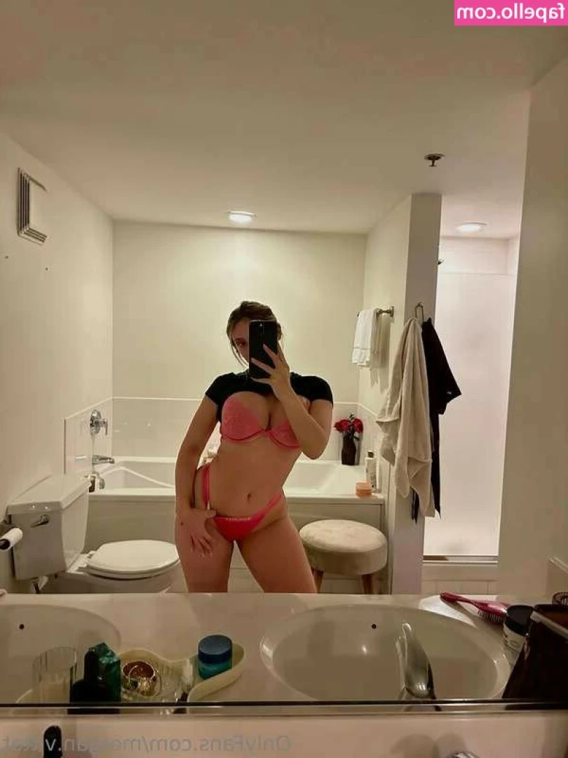 Morgan Vittat [ morgan-vittat ] - I haven't eaten anything today so my belly is so noisy! I want you to
