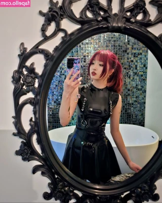 Tsukimicat - Ever been fucked by a girl with an ass like this? 🍑 Já fodeu com