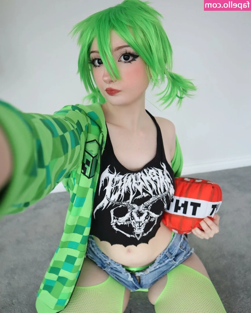 Rynkerbell - Who wants me to do a video with her   Add her https onlyfans com