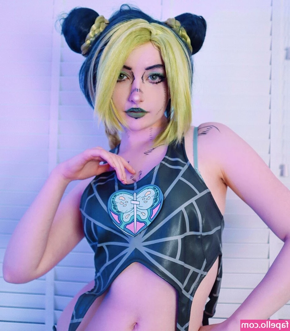Rynkerbell - If anyone wants a spicy picture or two let me know  For the right