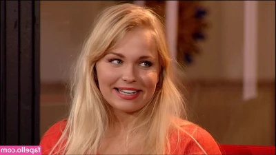 Julie Van Den Steen [ julie-van-den-steen ] - ¿Te lo comes? 👅
