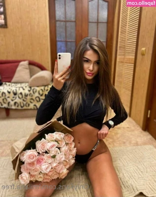 milana_star [ milana-star ] - Tits and toesssss 🤤🤤😋