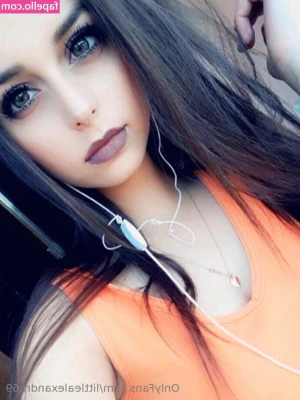 littlealexandra69 - Stream started at 05 06 2024 02 50 pm