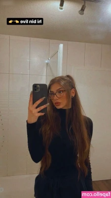 Bougebby - love riding my dragon dildo 🤤