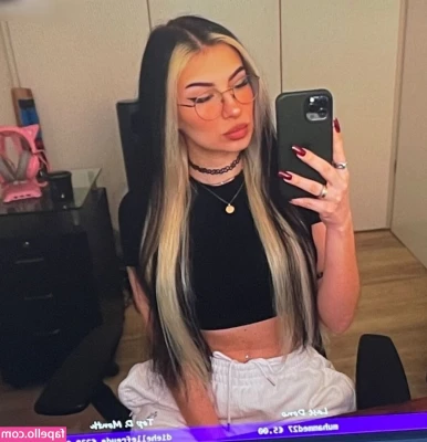Bougebby - What do you think of my outfit 🥵