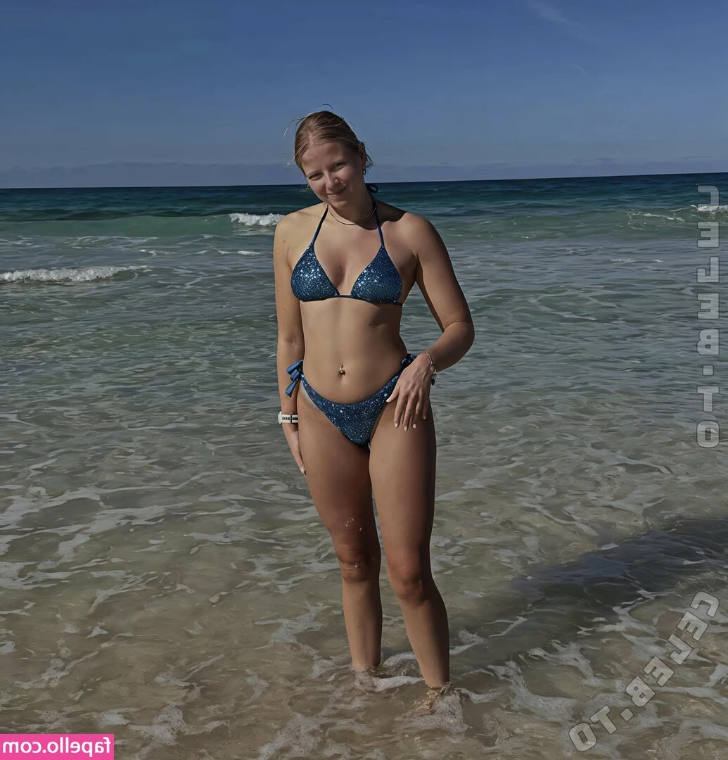 Lara Kuhl [ lara-kuhl ] - Wish me something sweet before i go sleep🥰. Hope you enjoy your