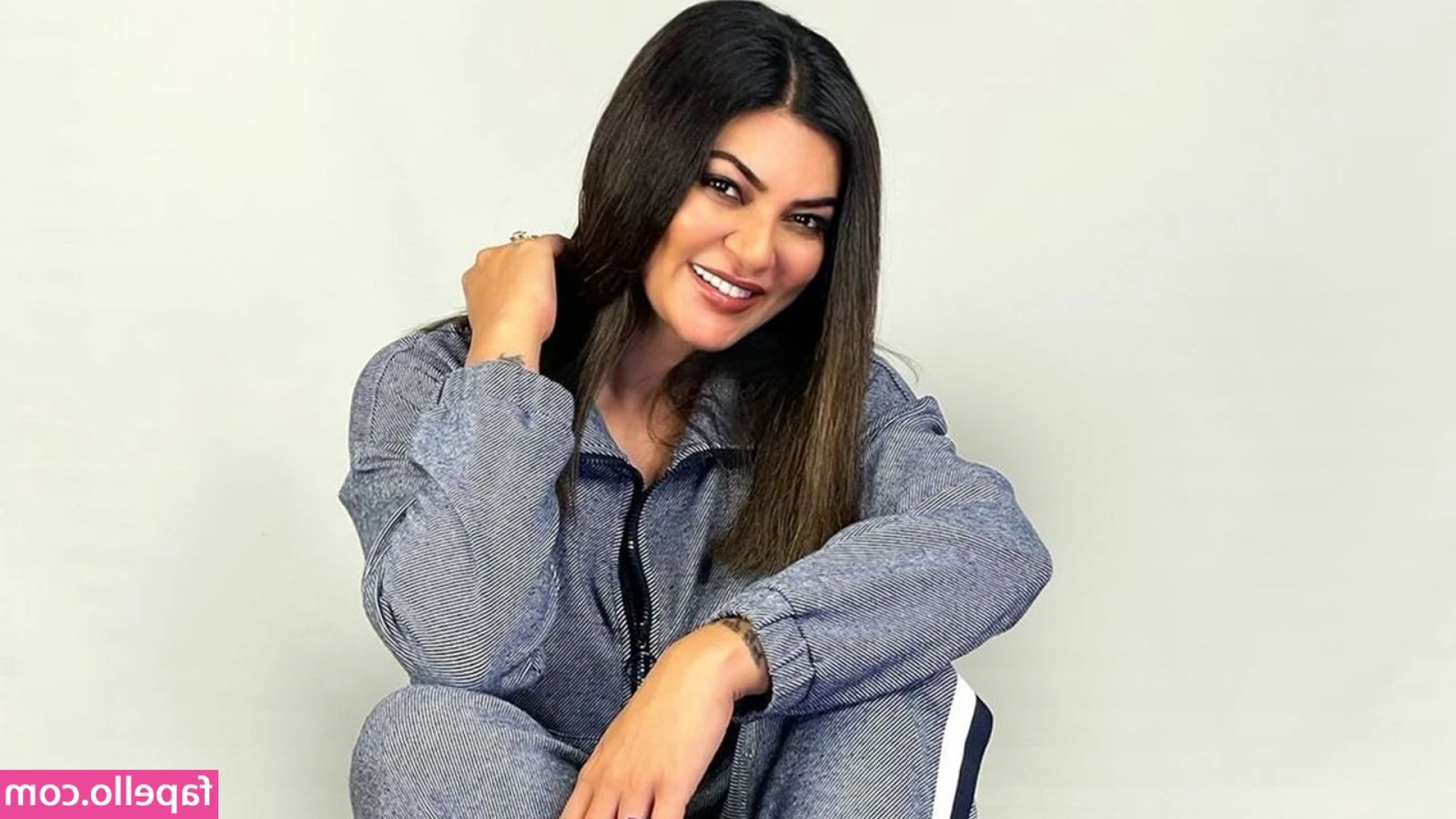 Sushmita Sen [ sushmita-sen ] - I feel like sucking 🍆.. who can help me?