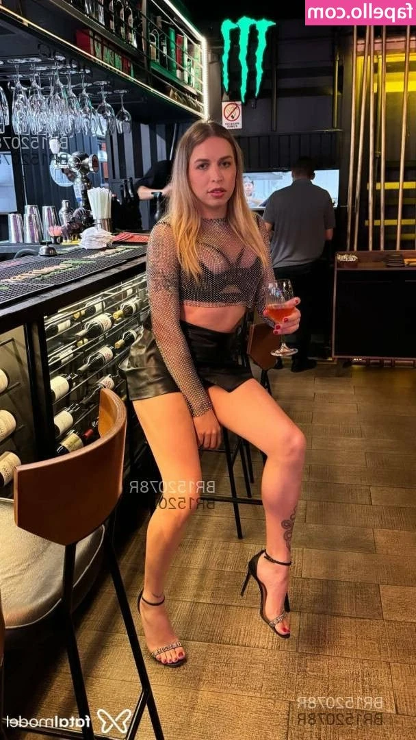 fochesattosofia - Do you like my body tape?? 🙊