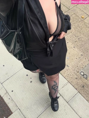 Chx_rliexo [ chx-rliexo ] - you like my long stems?? ~ 🌱 ~ heheheh