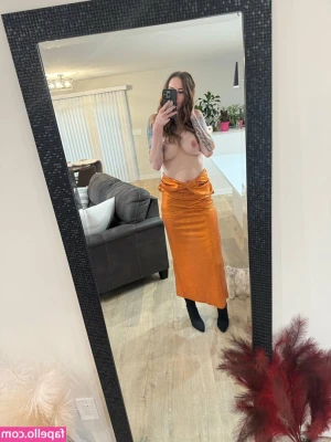 Kait Flynn [ kait-flynn ] - i was in such a goofy mood last night 🤪 i think my titties look