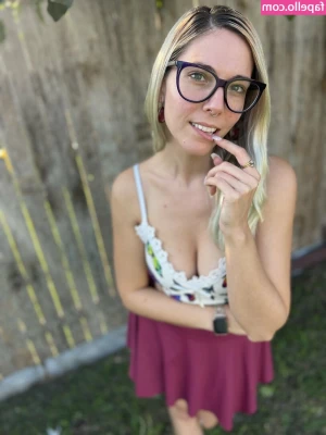 Christie Skylar [ christie-skylar ] - I’m feeling 𝒻𝑒𝓈𝓉𝒾𝓋𝑒 so here’s a little treat
