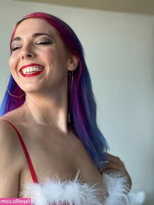 Christie Skylar [ christie-skylar ] - Who likes these briefs? Summer sun getting me all horny 🥵