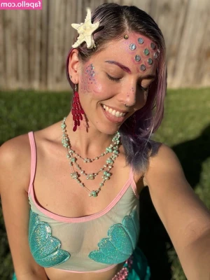Christie Skylar [ christie-skylar ] - Limited custom request spots left this week 🤭 Send me a message