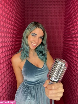 Christie Skylar [ christie-skylar ] - What should I film for you all this week? Vote or comment below :)