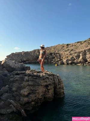 Danica Patrick [ danica-patrick ] - Mornings are better when I play with my pussy!