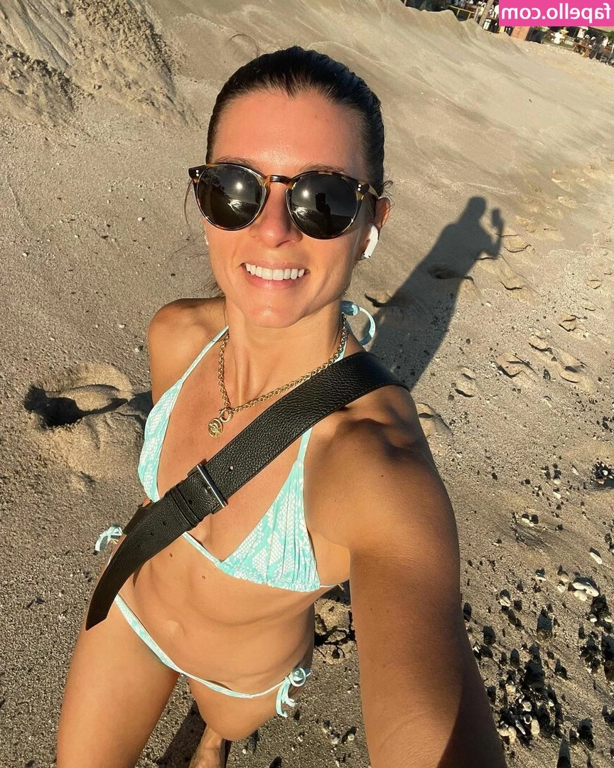 Danica Patrick [ danica-patrick ] - bad girls do it well