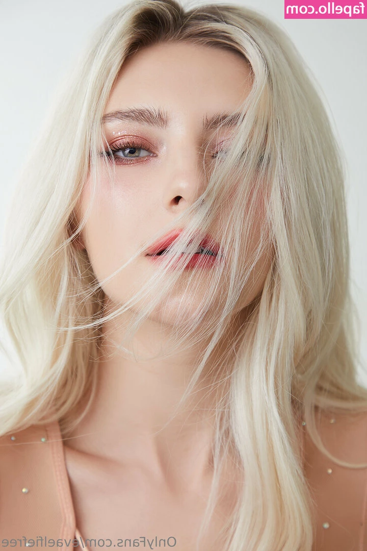 evaelfiefree [ evaelfiefree-1 ] - what caught your eye first?? 🥰
