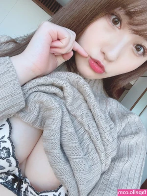 Kitano Mina [ kitano-mina ] - Feet and pussy pics at request😜 I’m a size 7 btw😉
