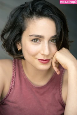 Molly Ephraim [ molly-ephraim ] - small but grabbable 🍑