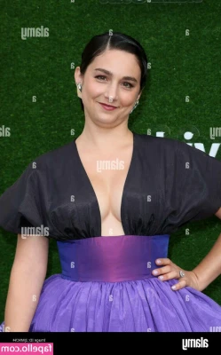 Molly Ephraim [ molly-ephraim ] - Goodnight everyone 😊😴