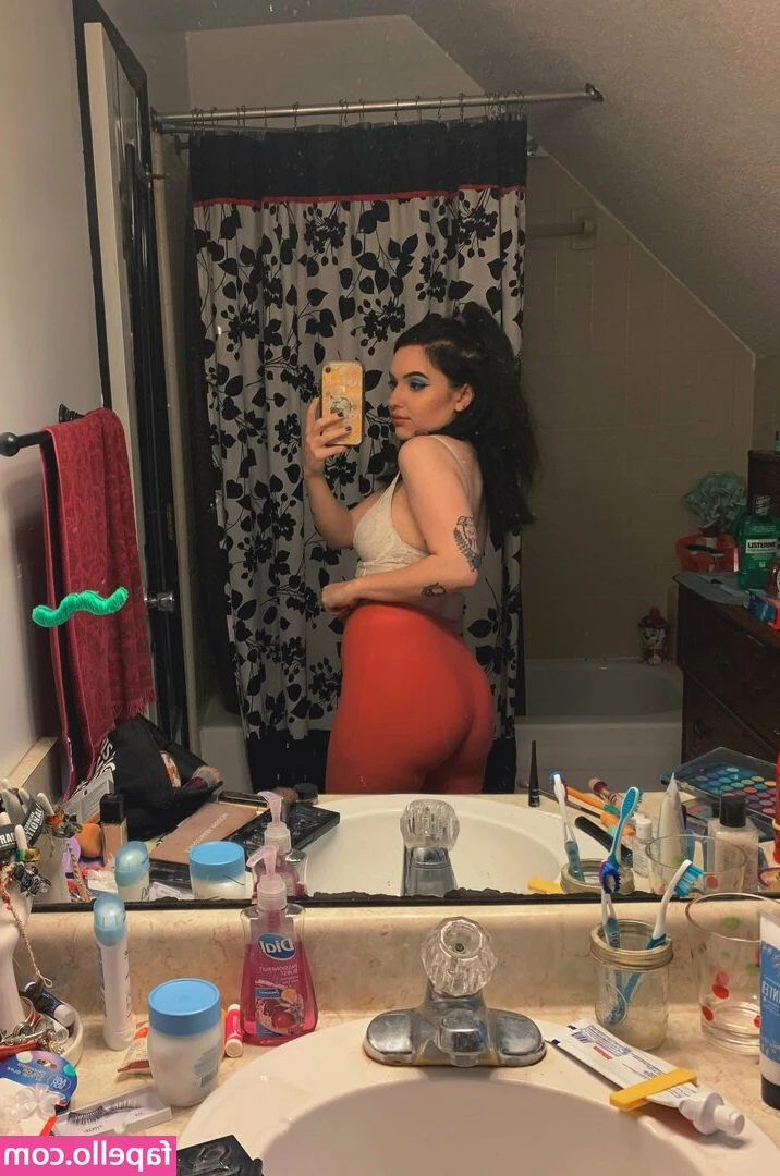 Sarahtoosalty - Haha almost forgot about this video that went along with one of the