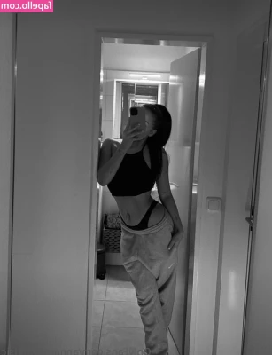 Anna Grey [ anna-grey ] - Volunteer to be our 3rd baby? 😈🍆
