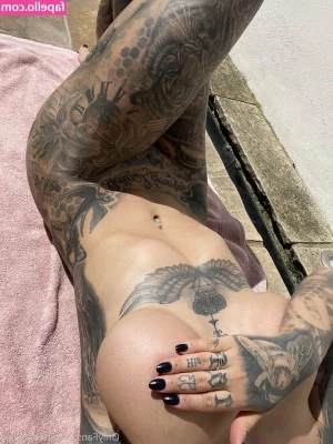 Bee Phillips [ bee-phillips ] - Buenos días a disfrutar mientras no podemos salir 💦💦💦