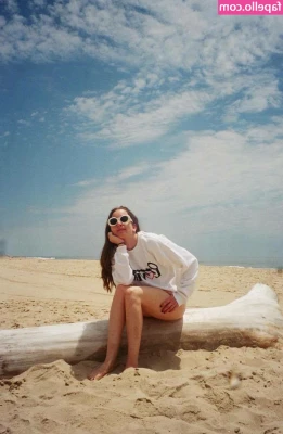 Alana Haim [ alana-haim ] - MY PUSSY IS SO WET AND PRETTY 😭
