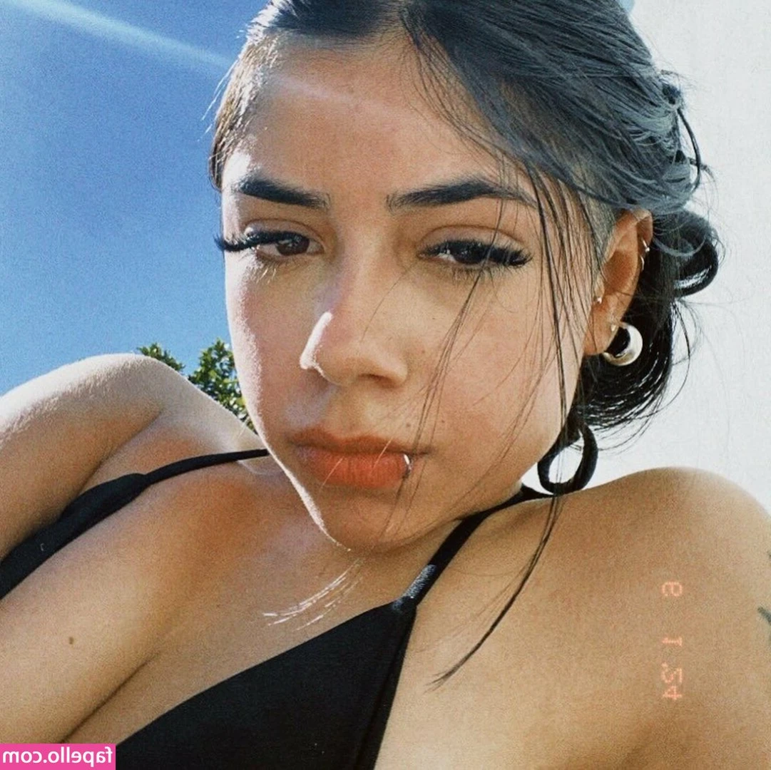_malusg [ malusg ] - Some pics while hibernating 💗 tomorrow a new hot massage video 🐽