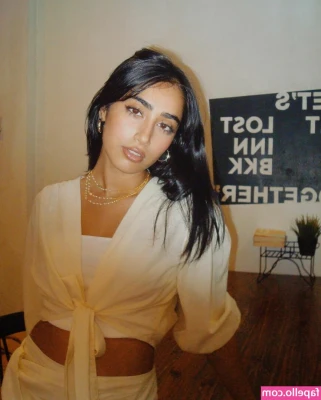 Kanzah Osman [ kanzah-osman ] - I really want to pleasure myself. Do you want to give me a hand?