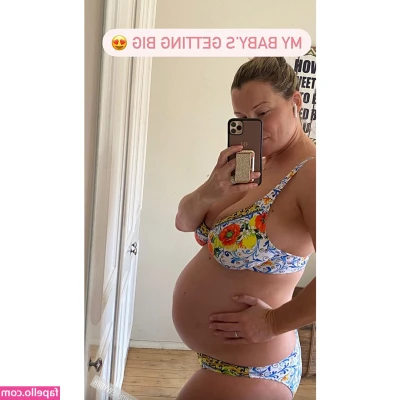 Hannah Ferrier [ hannah-ferrier ] - Hey babe.  You up?