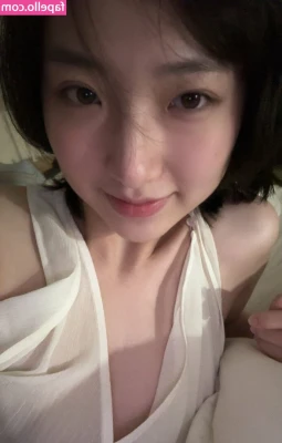ya36088 - What about we enjoy this Friday in bed?