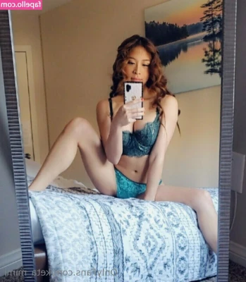 keta_mimi [ keta-mimi ] - Any sideboob fans? 😏