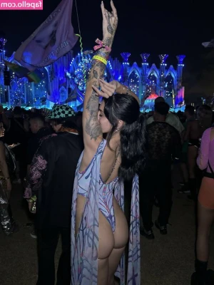 norawubz - Need to try again to get my giant green dildo in there 🤤