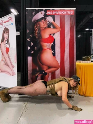 Taylor Gunner [ taylor-gunner-8 ] - Glass toy bj