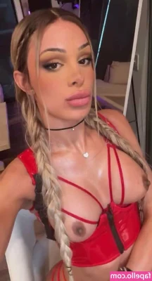 Trinity Taylor [ trinity-taylor ] - imagine running into me on the street 🙈