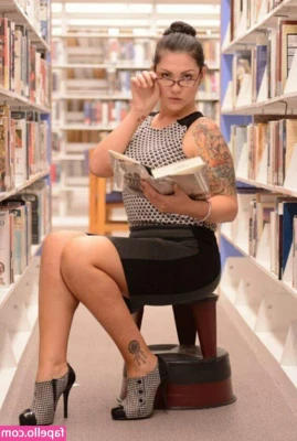 Misfit Melissa [ misfit-melissa ] - Come and entertain me 😉