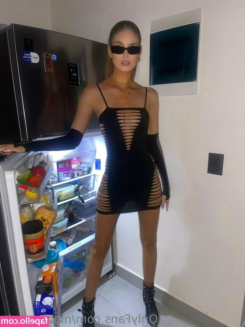 Nicole Artemis Sunde [ nicole-artemis-sunde ] - Sexy 4 eyed girl🤓