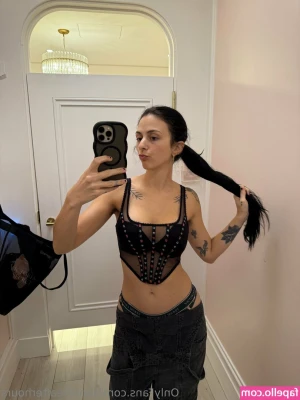 Danielle Gross [ danielle-gross ] - Fucking my dildo against the wall 🤤