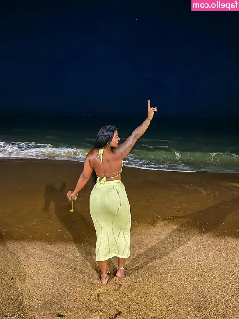 Caroline Pereira [ caroline-pereira ] - A little me having fun before lunch maybe I can get in trouble let's
