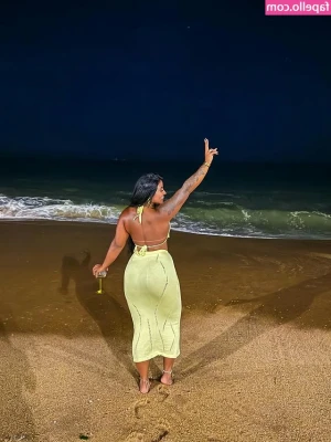 Caroline Pereira [ caroline-pereira ] - A little me having fun before lunch maybe I can get in trouble let's