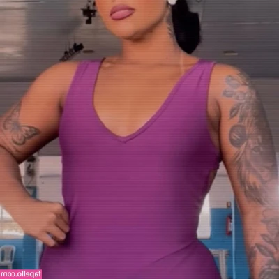 Caroline Pereira [ caroline-pereira ] - I've found panties that exactly match my skin tone 🥵